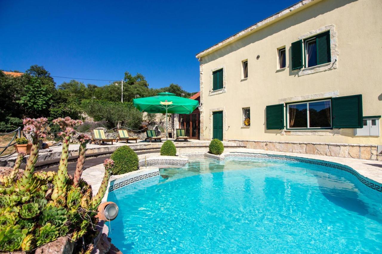 Holiday Home Casa Country Zadvarje エクステリア 写真