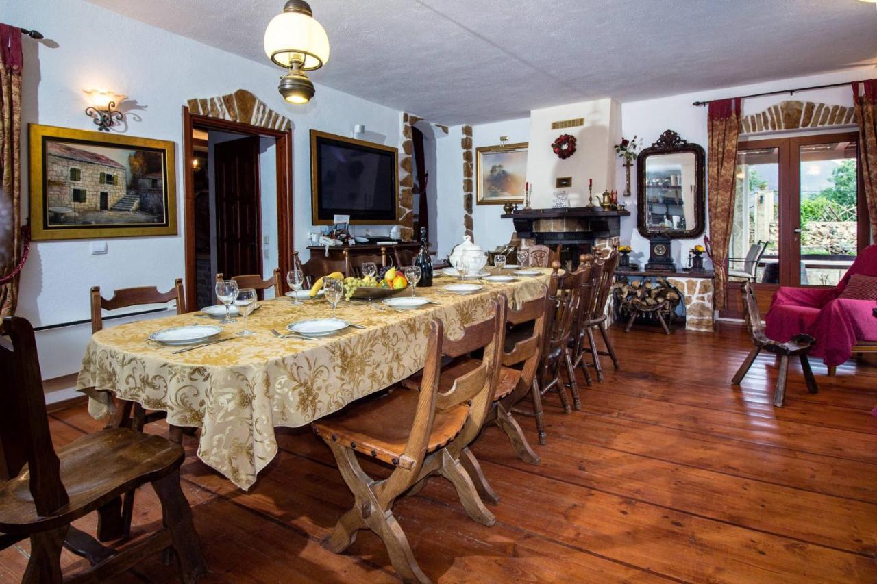 Holiday Home Casa Country Zadvarje エクステリア 写真
