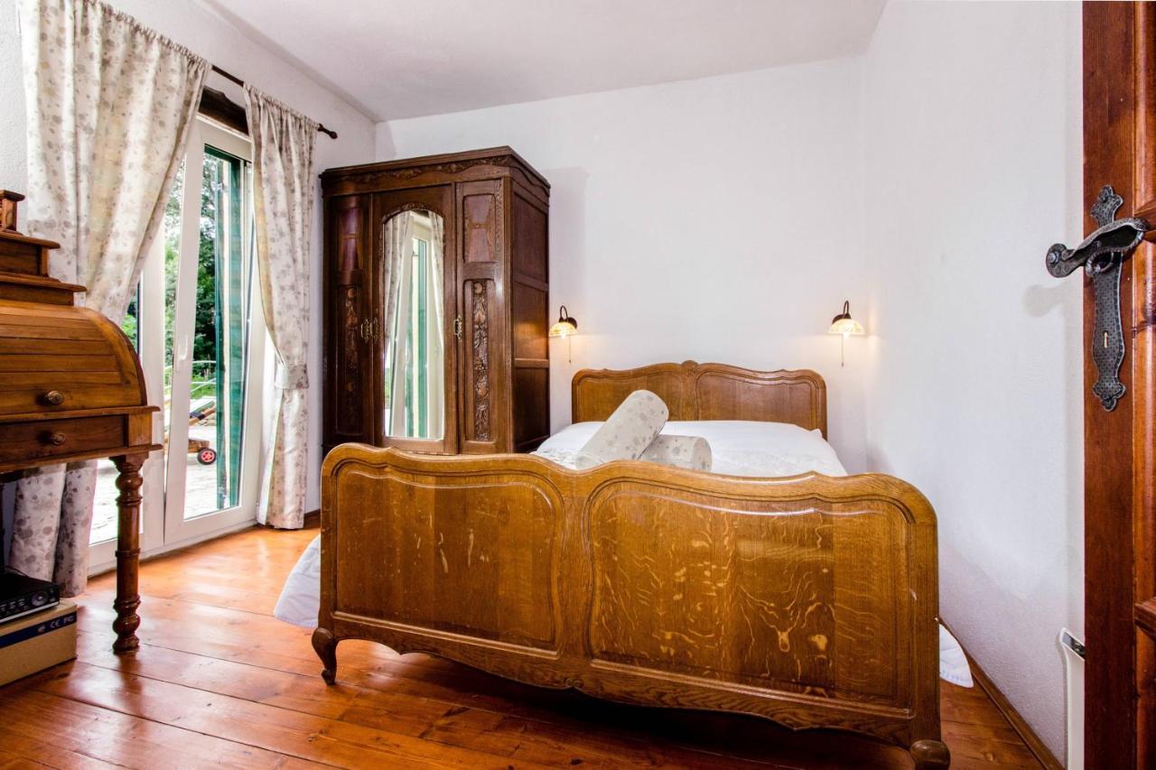 Holiday Home Casa Country Zadvarje エクステリア 写真