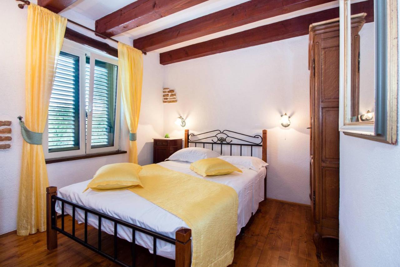 Holiday Home Casa Country Zadvarje エクステリア 写真