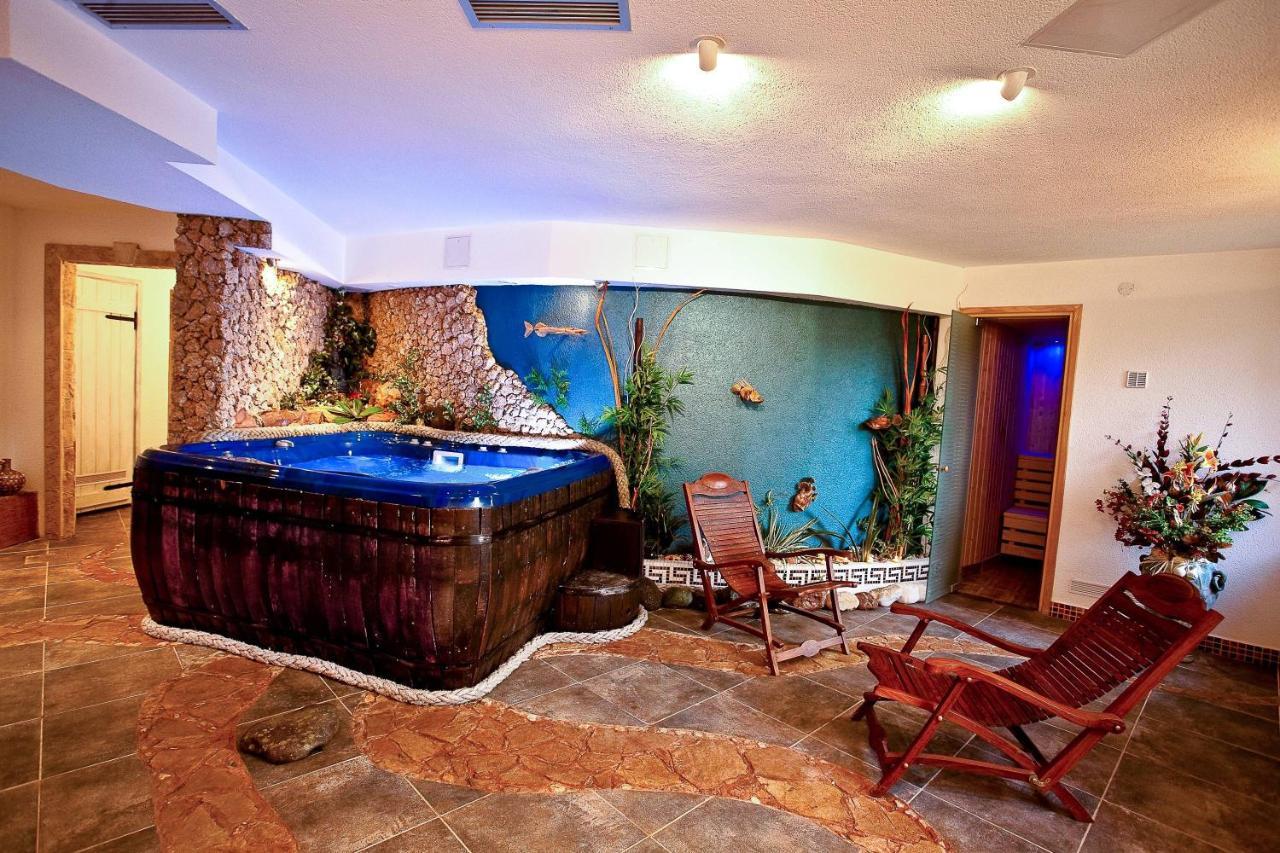 Holiday Home Casa Country Zadvarje エクステリア 写真